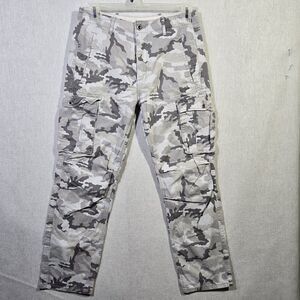 Levi's  Jeans Camo Cargo Pants Grey Women  Actual 32 X 28 Military Tag W30 L32